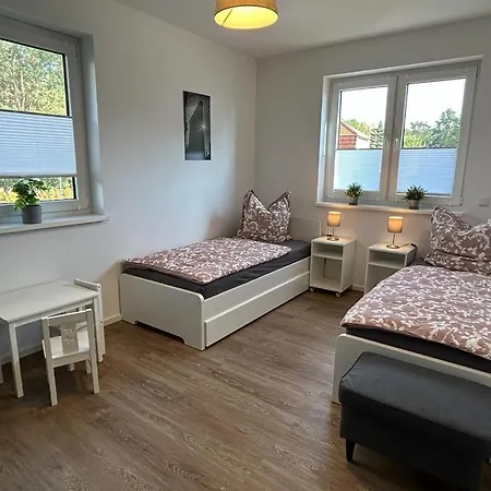 Exklusive Bei Berlin, Bis 5 Gaeste, Grosse Terrasse, Garten