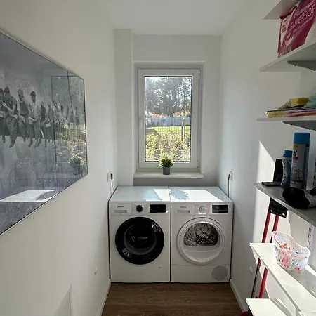 Exklusive Bei Berlin, Bis 5 Gaeste, Grosse Terrasse, Garten Bestensee