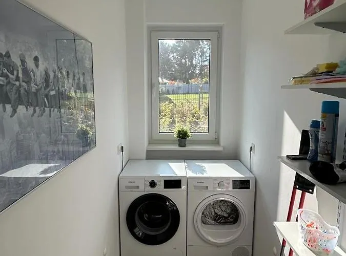 Exklusive Bei Berlin, Bis 5 Gaeste, Grosse Terrasse, Garten Bestensee